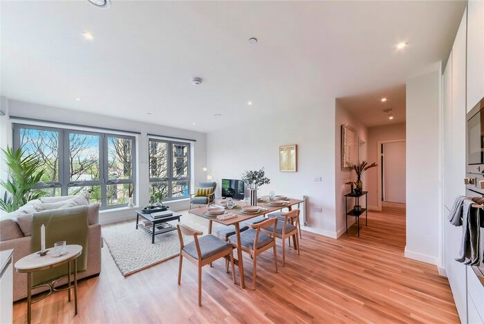 3 Bedroom Flat To Rent In Lyons Dock House, Oldfield Lane North, Greenford, UB6