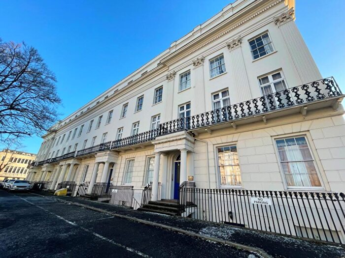 2 Bedroom Apartment To Rent In Clarence Mansions, Leamington Spa, CV32