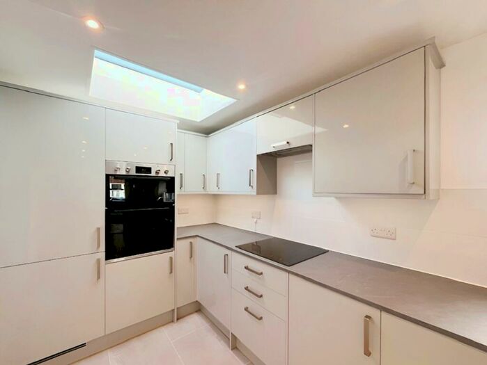 4 Bedroom Terraced House To Rent In Robertson Road, Brighton, BN1