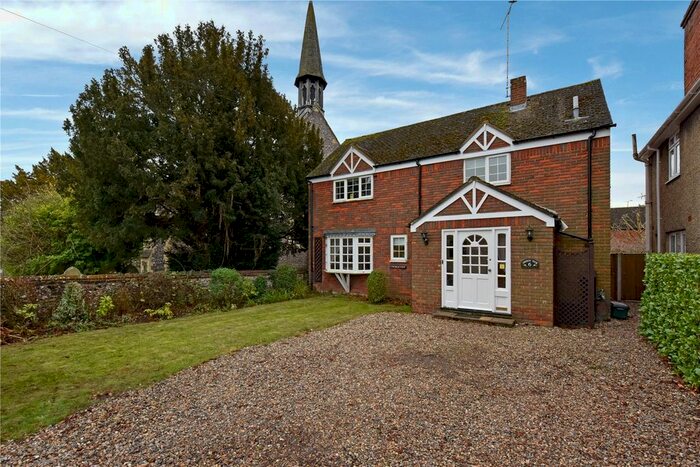 3 Bedroom Detached House To Rent In Verney Close, Marlow, Buckinghamshire SL7