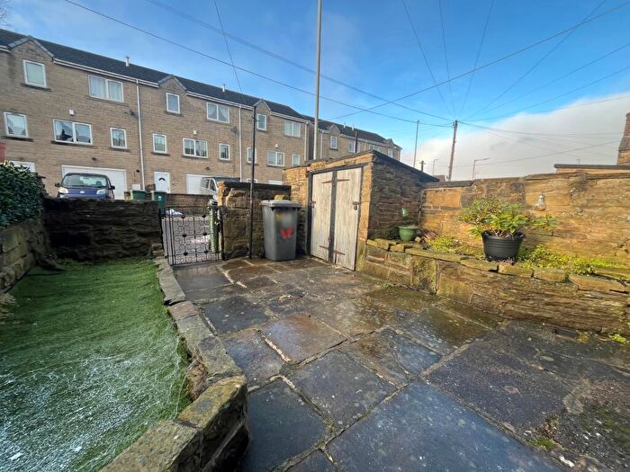 2 Bedroom Terraced House To Rent In Woodbine Terrace, Bradford, BD10