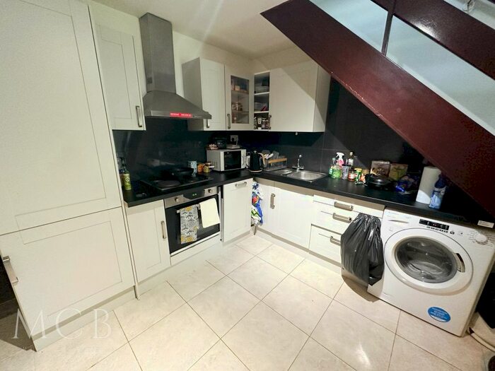 3 Bedroom Maisonette To Rent In Wheatlands, Hounslow, TW5
