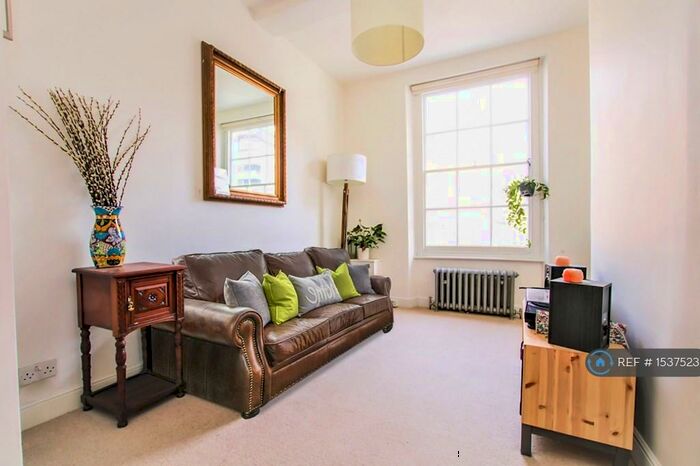 2 Bedroom Flat To Rent In New North Road, London, N1