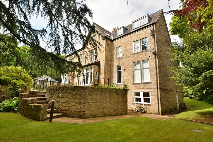 2 Bedroom Flat To Rent In Flat, Old Park Road, Roundhay, Leeds, LS8
