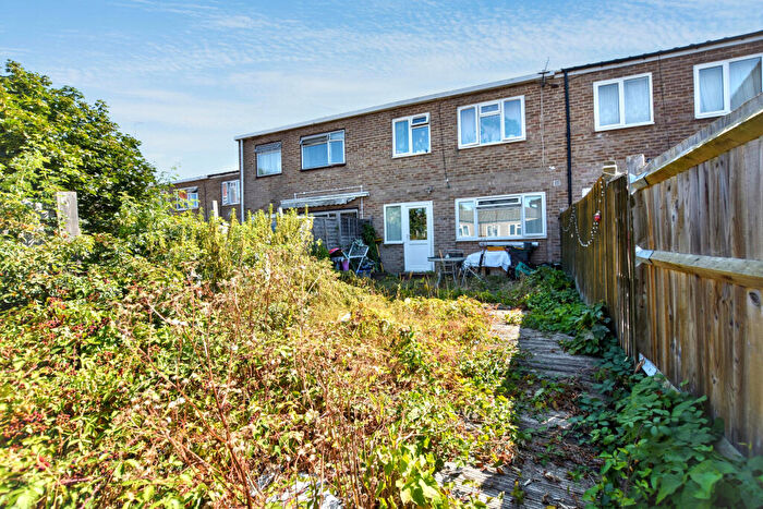 4 Bedroom Terraced House For Sale In Yalding Grove, Orpington, Kent, BR5