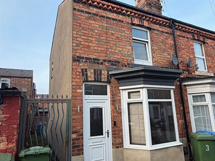 2 Bedroom End Terrace House To Rent In Derwent Street, Scarborough, YO12