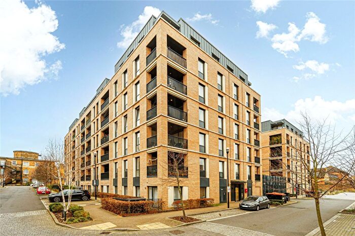 2 Bedroom Flat To Rent In Holman Drive, Southall, UB2