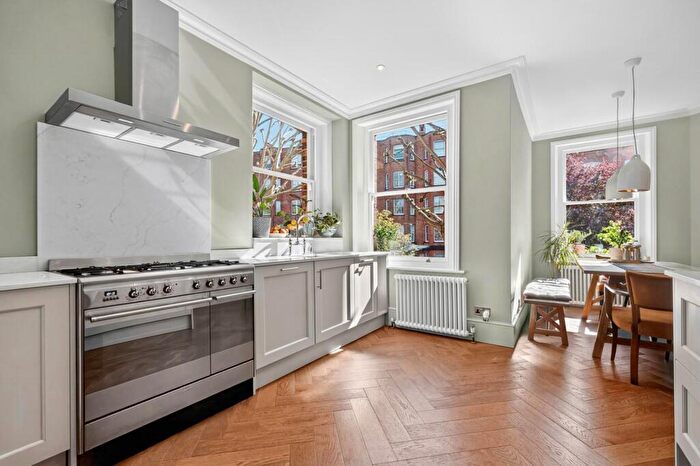 2 Bedroom Apartment For Sale In Lyncroft Mansions, Lyncroft Gardens, West Hampstead, London, NW6