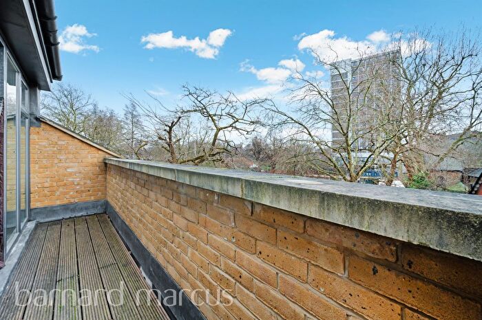 1 Bedroom Flat For Sale In Courland Grove, London, SW8