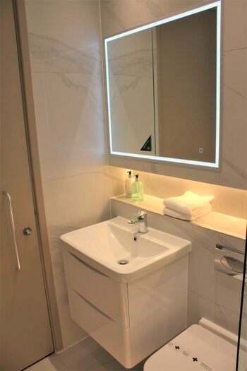 2 Bedroom Apartment To Rent In Lawrence House, City Road, Clerkenwell, London, EC1V