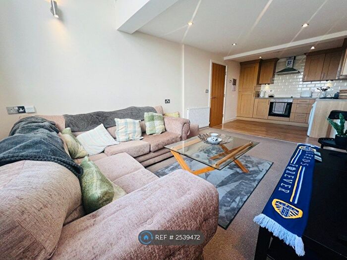 2 Bedroom Flat To Rent In Richardshaw Lane, Pudsey, LS28