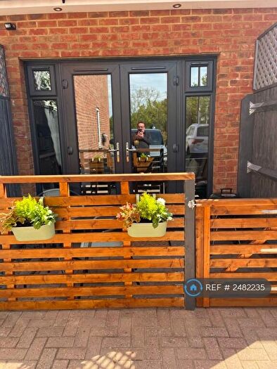 1 Bedroom Maisonette To Rent In Farmers View, Slip End, LU1