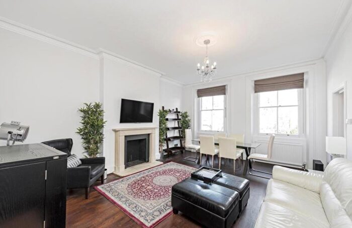 2 Bedroom Apartment To Rent In Park Road, Marylebone, London, NW1