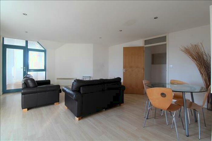 2 Bedroom Apartment To Rent In Revett House, Norwich Road, Ipswich, IP1