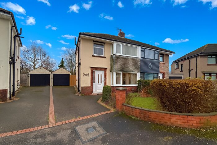 3 Bedroom Semi-Detached House For Sale In Shire Bank Crescent, Fulwood, PR2