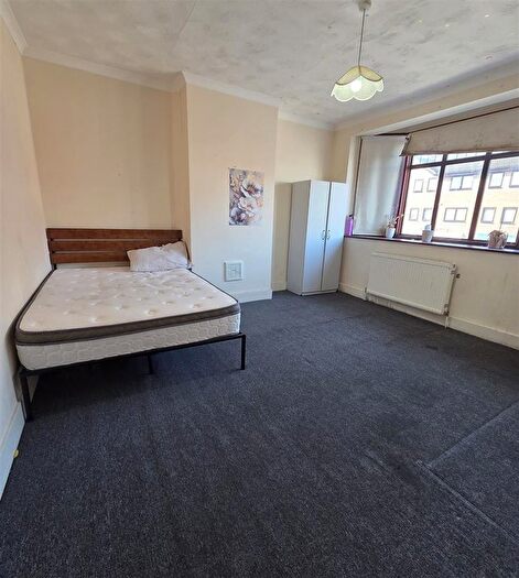 2 Bedroom Property To Rent In High Road, Romford, RM6