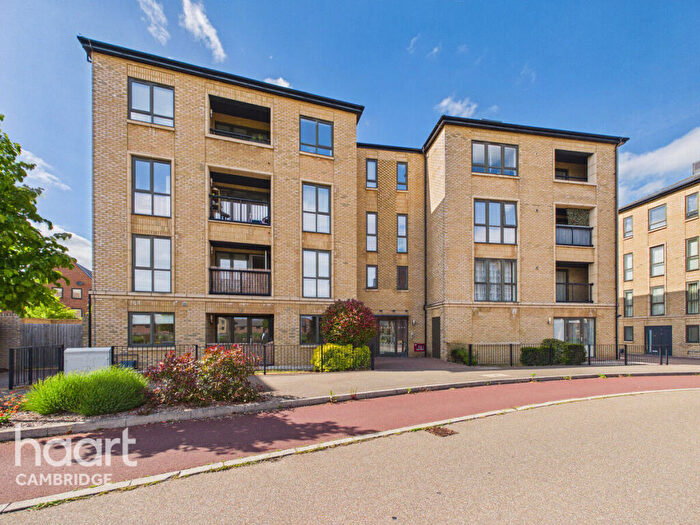 2 Bedroom Flat For Sale In Lawrence Weaver Road, Cambridge, CB3