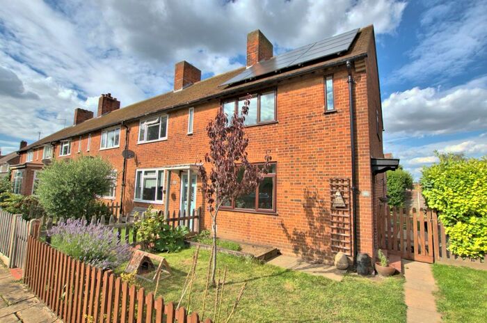 3 Bedroom Semi-Detached House For Sale In Kingsway, Duxford, Cambridge, CB22