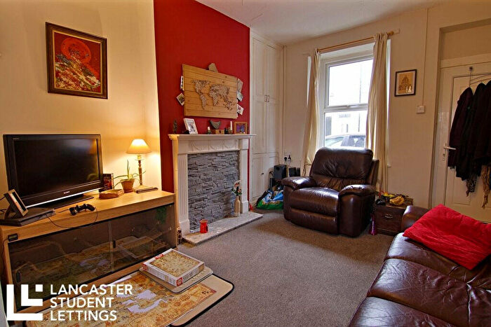 2 Bedroom House To Rent In Williamson Road, Lancaster, LA1
