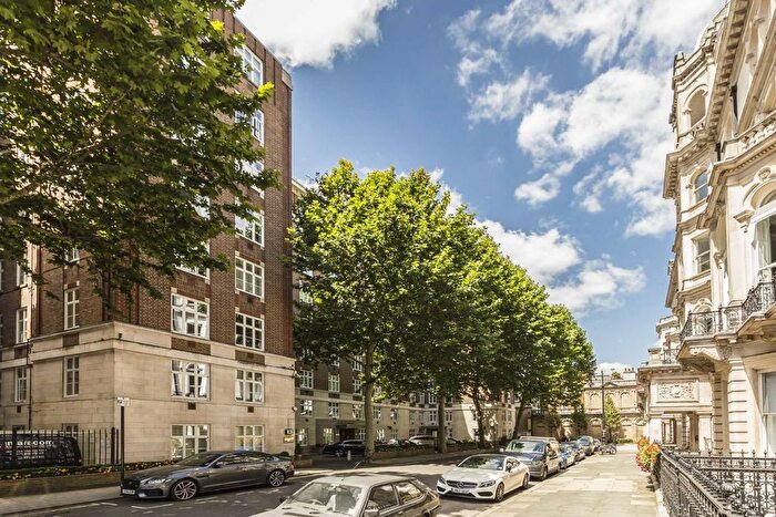 2 Bedroom Flat For Sale In Chesterfield Gardens, London, W1J