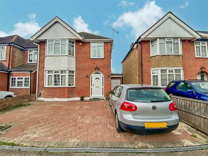 5 Bedroom Detached House To Rent In Quaves Road, Langley, Berkshire SL3