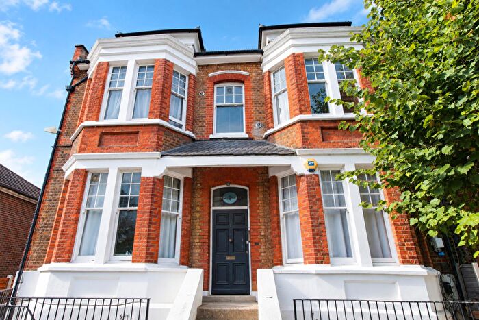 1 Bedroom House To Rent In Cranwich Road, N16