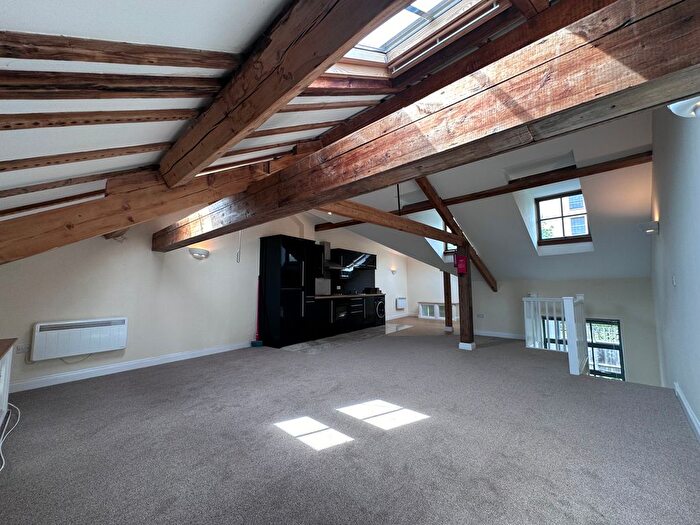 2 Bedroom Flat To Rent In Lower Cheltenham Place, Montpelier, Bristol, BS6