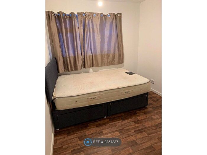 3 Bedroom Terraced House To Rent In Roseberry Gardens, Sutton, Surrey, SM1