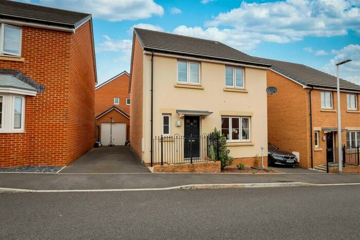 4 Bedroom Detached House For Sale In Picca Close, Cardiff, CF5