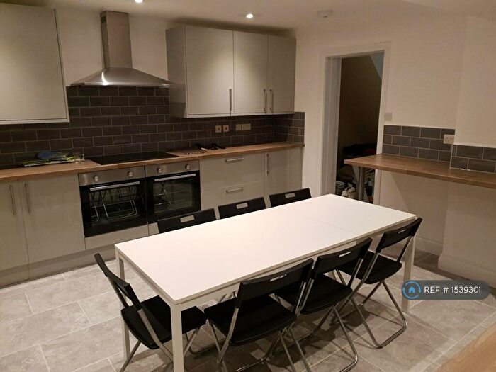 8 Bedroom Semi-Detached House To Rent In Third Avenue, Bath, BA2