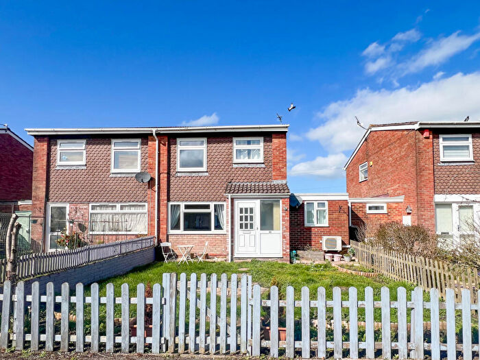 3 Bedroom Semi Detached House For Sale In Sycamore Drive, Patchway, Bristol, BS34