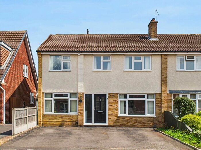 4 Bedroom Semi-Detached House For Sale In Roche Close, Arnold, Nottingham, NG5