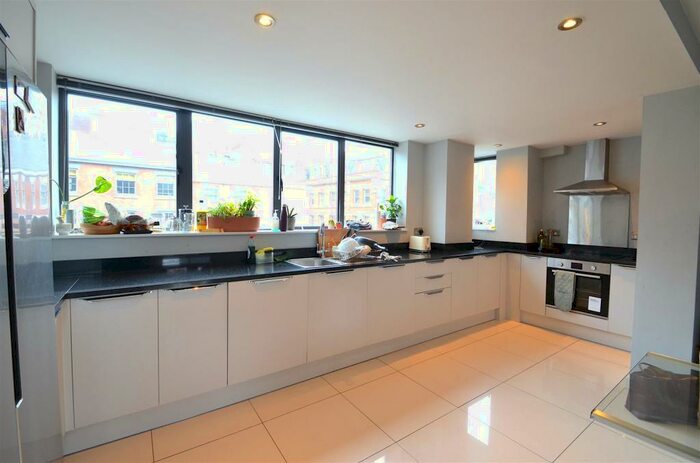 2 Bedroom Apartment To Rent In Parkgate, Upper College Street, NG1