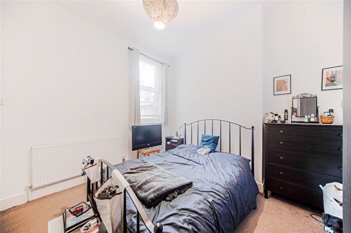 1 Bedroom Flat For Sale In Cranleigh Road, London, N15