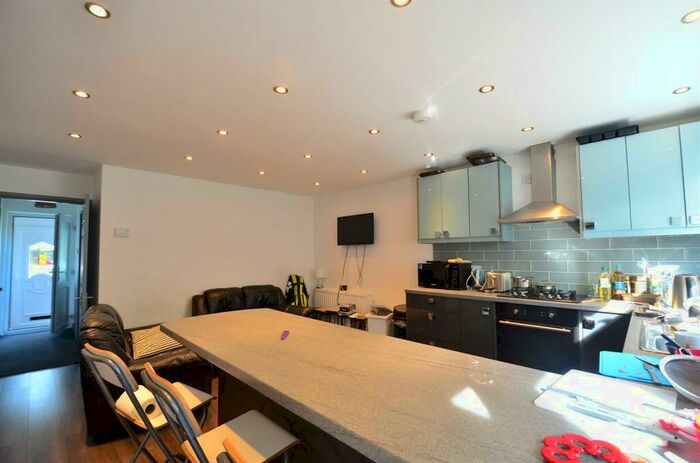 4 Bedroom Terraced House To Rent In Fairgreen Way Selly Oak, B29