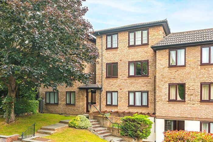 1 Bedroom Flat For Sale In Dukes Avenue, New Malden, KT3