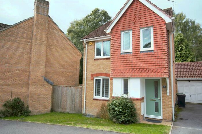 3 Bedroom Mews To Rent In Verwood, Dorset, BH31