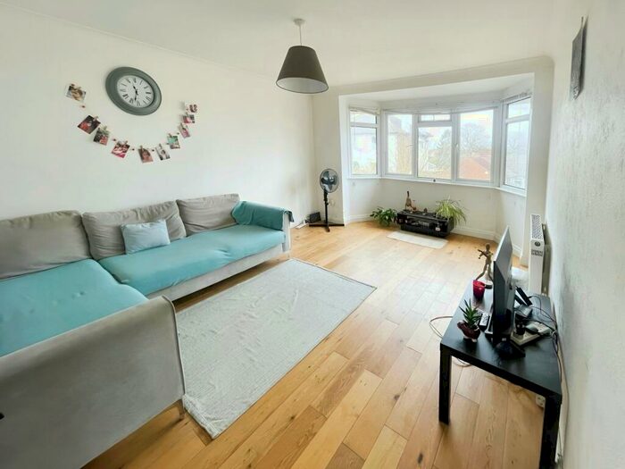 2 Bedroom Maisonette To Rent In Grosvenor Road, Wallington, SM6