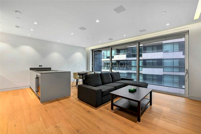 2 Bedroom Flat To Rent In Tudor House, One Tower Bridge, Tower Bridge, SE1