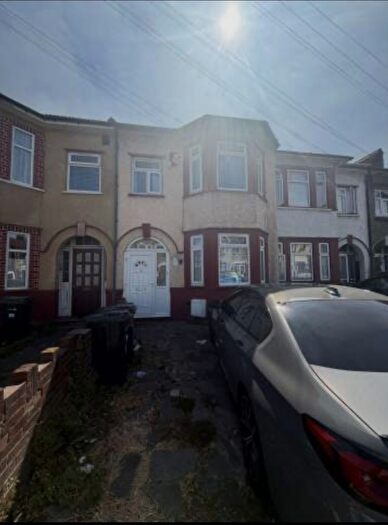 4 Bedroom Terraced House To Rent In Perth Road, Ilford, Essex, IG2
