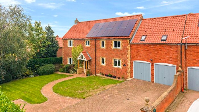 4 Bedroom Link Detached House For Sale In Somerby Green, Somerby, North Lincolnshire, DN38