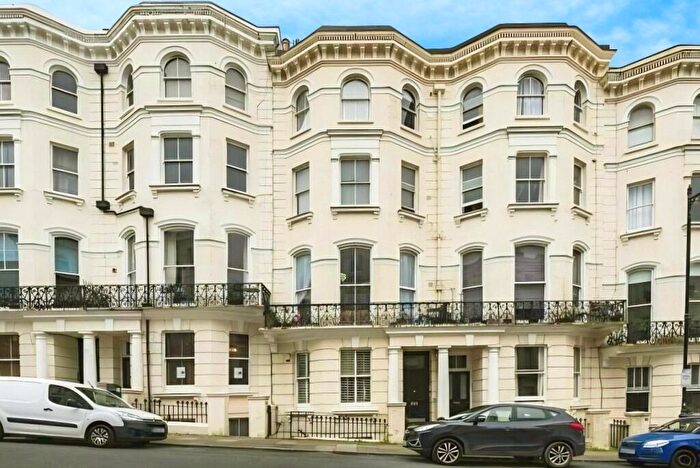 2 Bedroom Flat To Rent In Chesham Place, Brighton, East Sussex, BN2