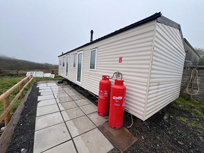 2 Bedroom Chalet To Rent In Pontantwn, Kidwelly, Carmarthenshire, SA17