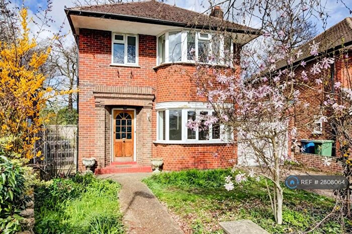 4 Bedroom Detached House To Rent In Wychwood Avenue, Edgware, HA8