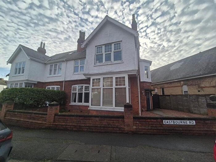 5 Bedroom Semi-Detached House For Sale In Eastbourne Road, Hornsea, HU18