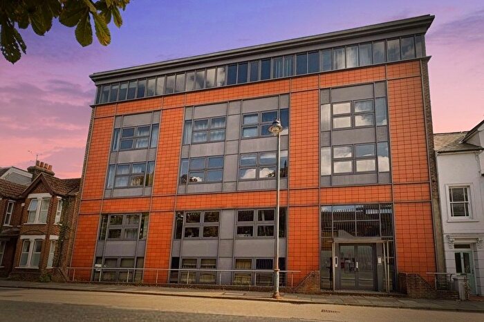 2 Bedroom Flat To Rent In Station Road West, Canterbury, Kent, CT2