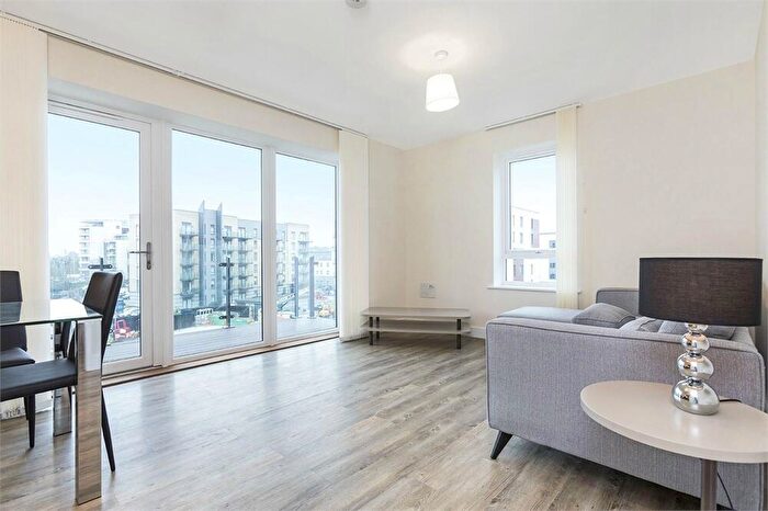 2 Bedroom Apartment To Rent In Peninsula Quay, Victory Pier, Gillingham, ME7