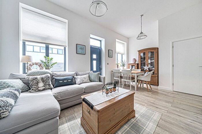 2 Bedroom Flat For Sale In Kings Road, Stevenage, Hertfordshire, SG1