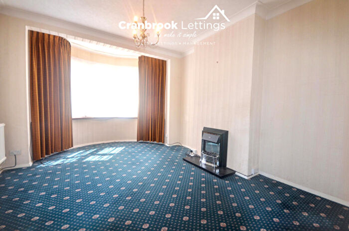 3 Bedroom End Of Terrace House To Rent In Ilford, IG2