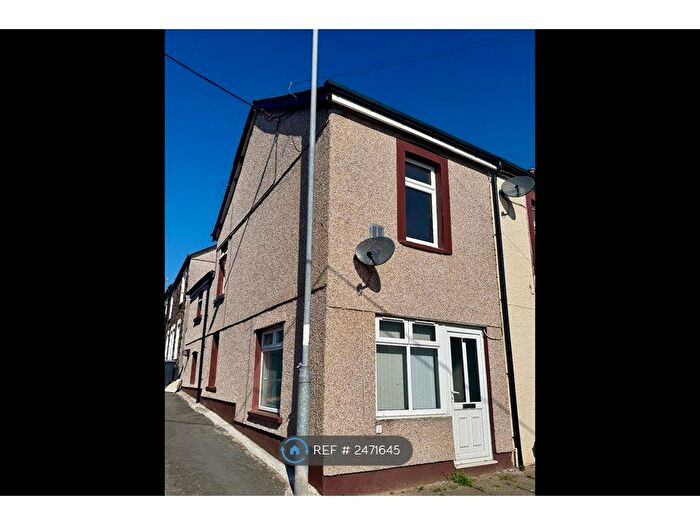 2 Bedroom End Of Terrace House To Rent In Oxford Street, Griffithstown, Pontypool, NP4